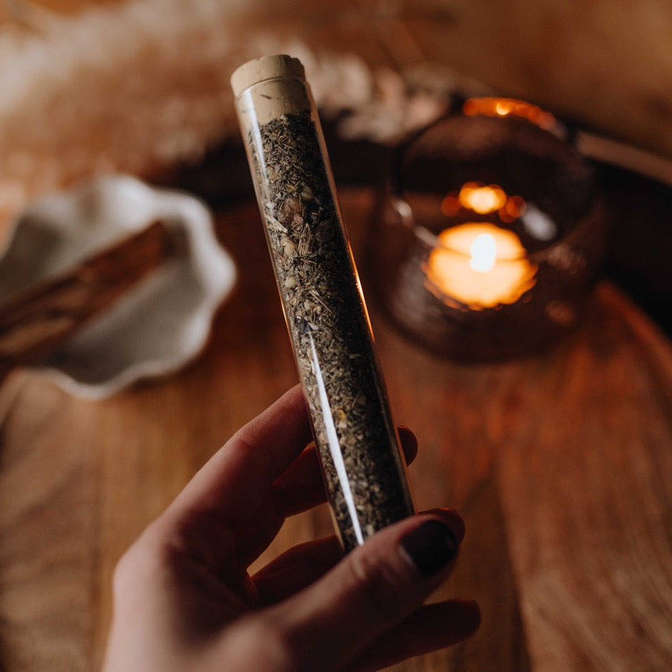 Sternenglut – Räuchermischung für Besinnung & die Rauhnächte