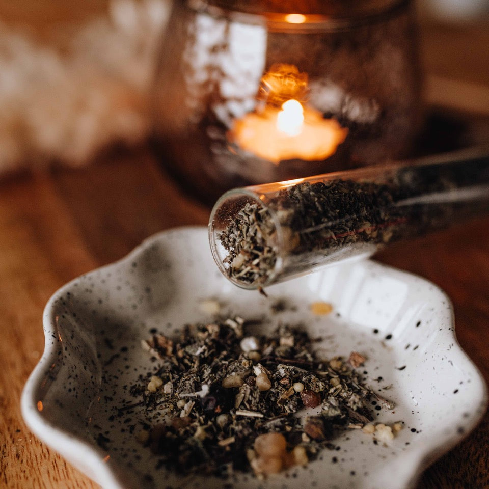 Sternenglut – Räuchermischung für Besinnung & die Rauhnächte