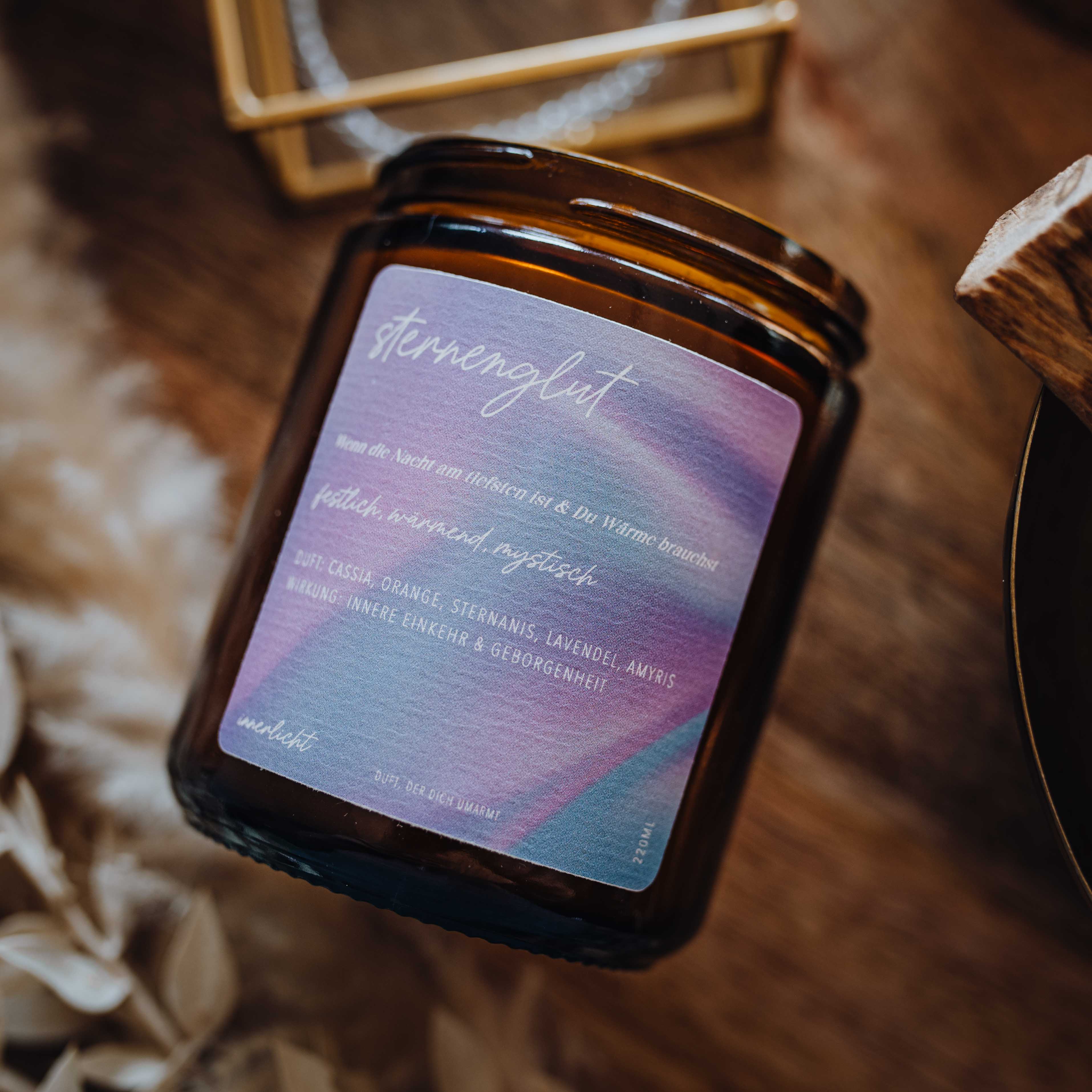 Sternenglut – Duftkerze für Licht im Dunkeln & magische Winternächte